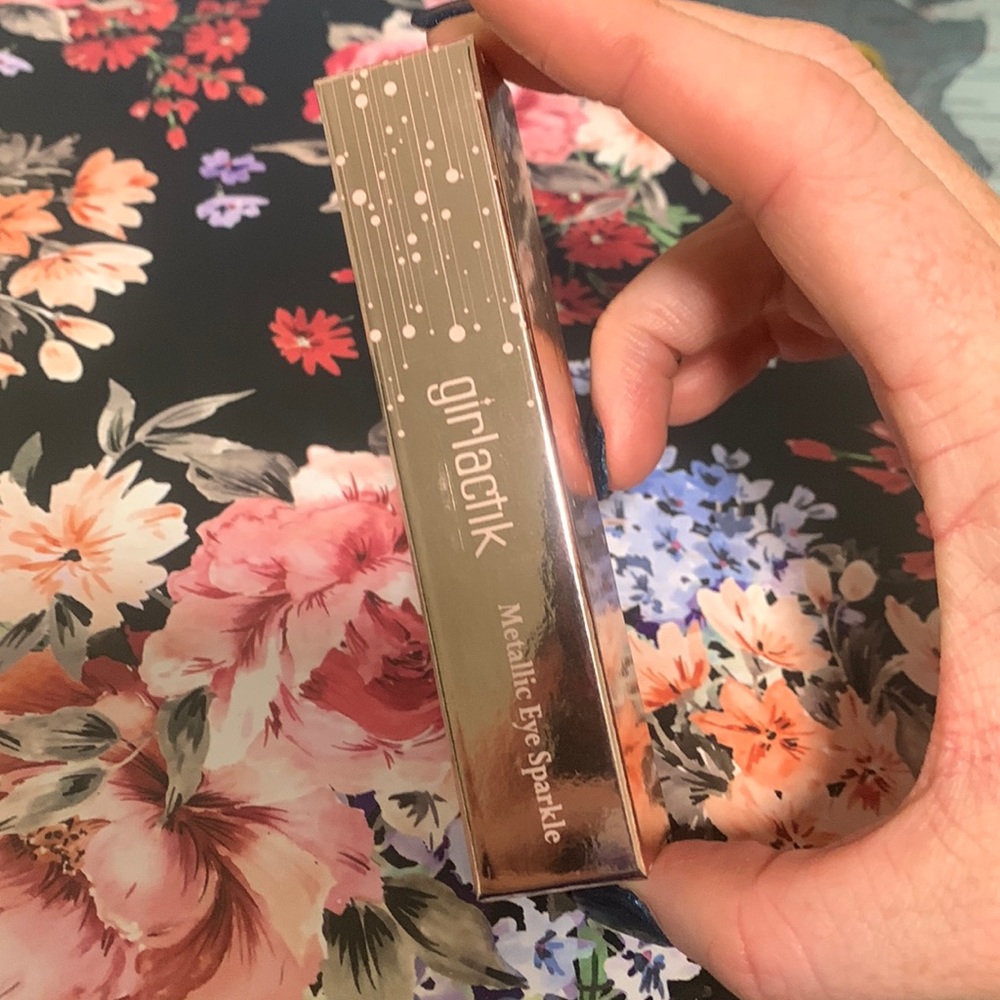 BRAND NEW, NEVER OPENED. Liquid eyeshadow - Picture 2 of 5
